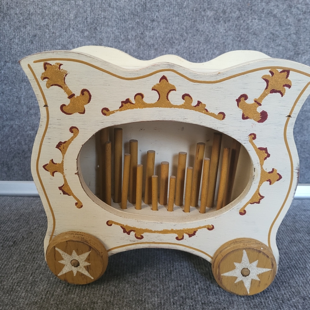 Vintage wolf creek wooden circus calliope